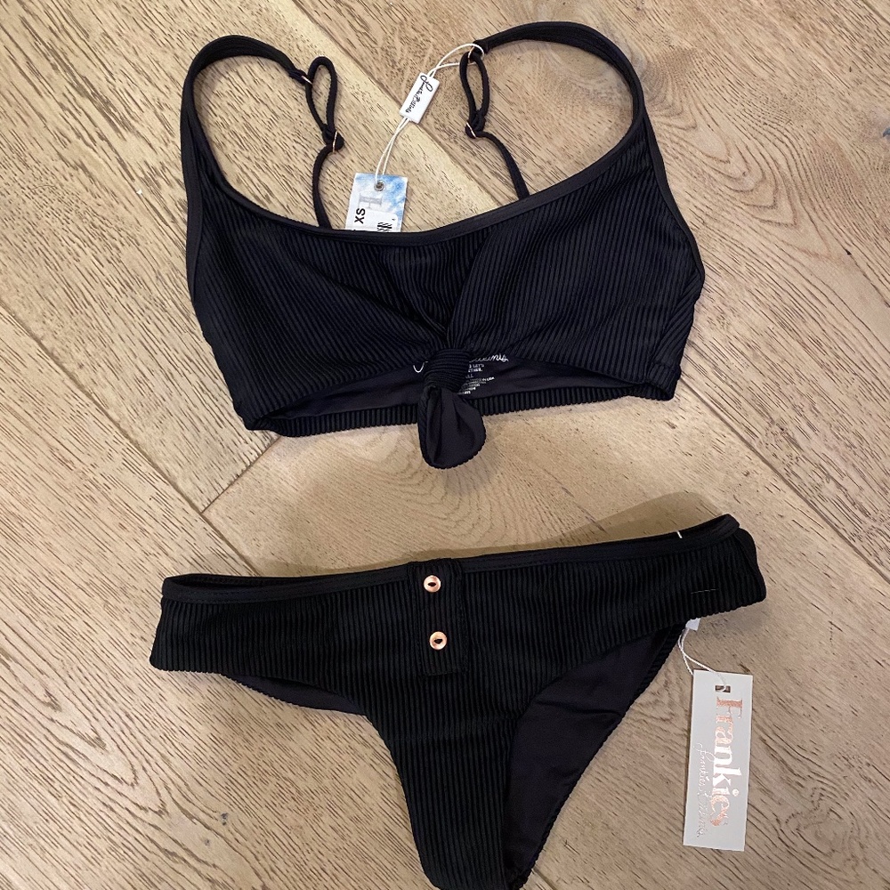NWT Frankies Black Set XS